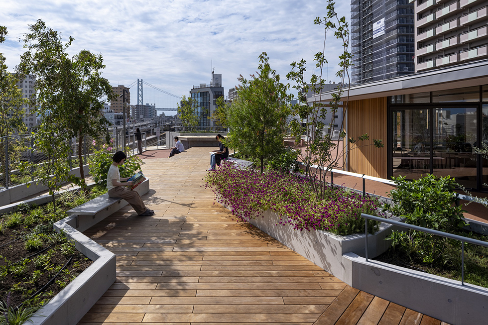 垂水図書館の屋上ひろばです。